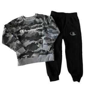 Champion Gray Camo Outfit